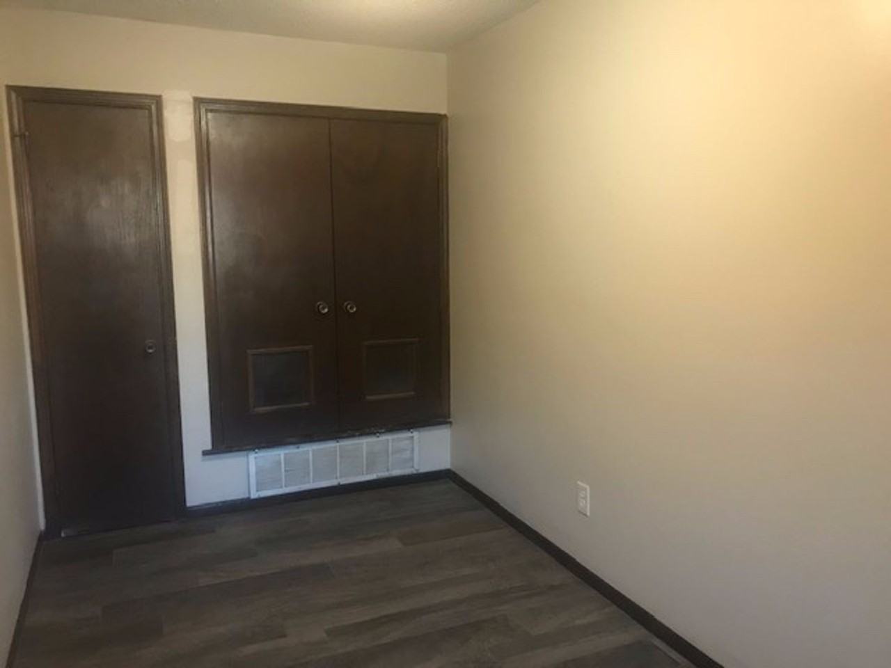 2705 John Dr - Photo 3 of 21