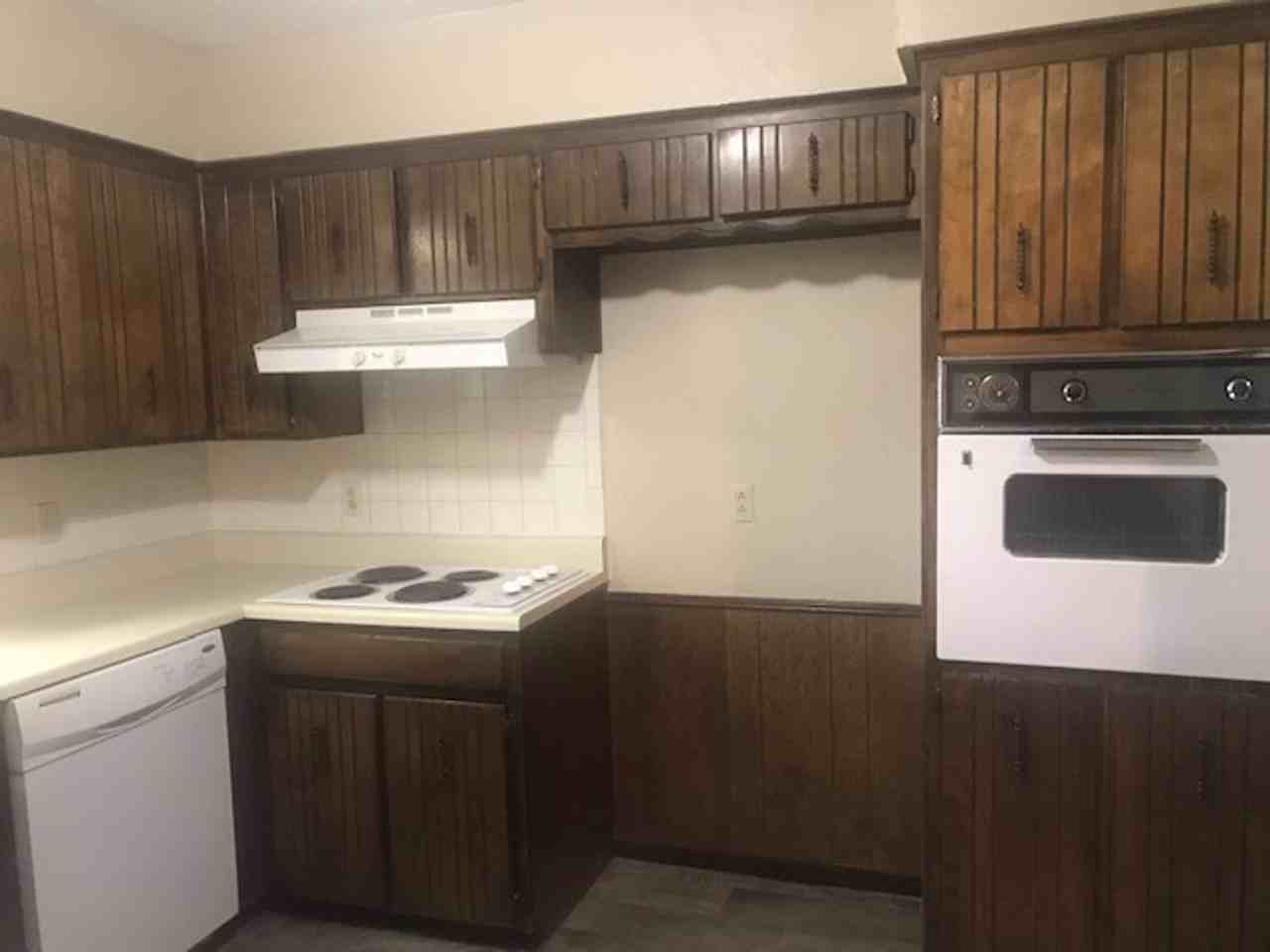 2705 John Dr - Photo 5 of 21