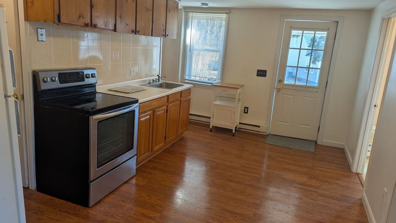 1 1 Thayer Street - Photo 3 of 10