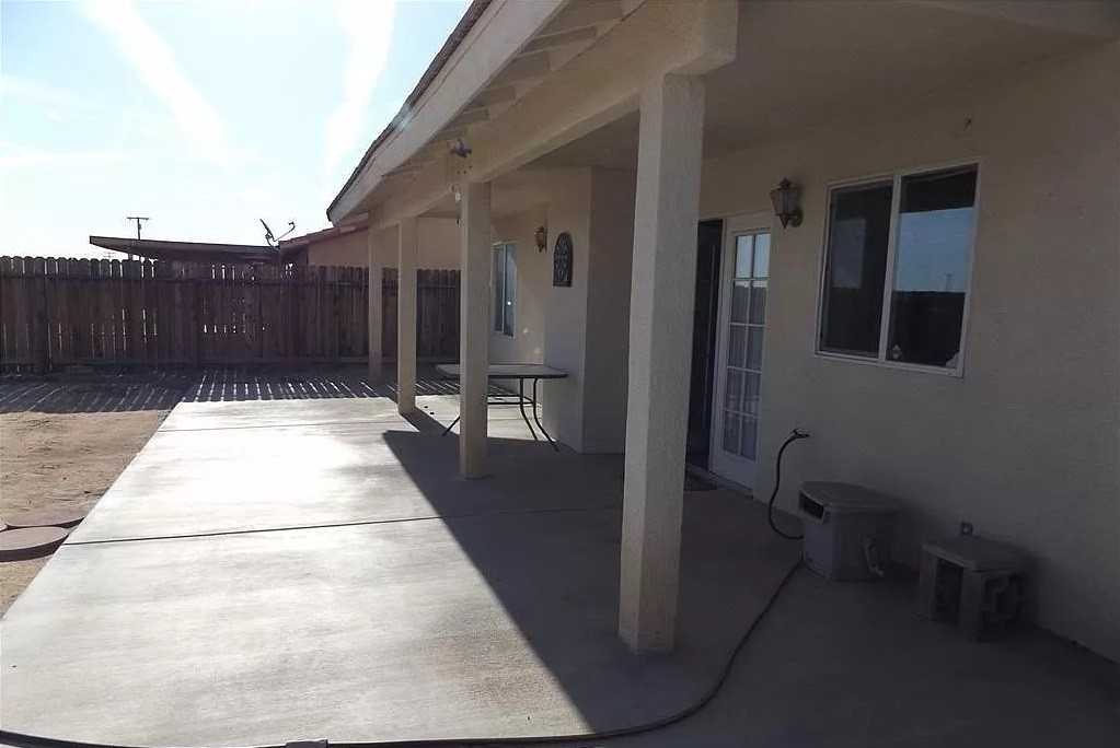 72548 Sunnyslope Drive - Photo 3 of 13