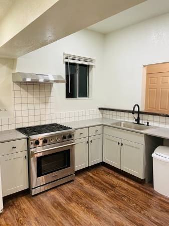 115 15th St #A2 - Photo 5 of 6
