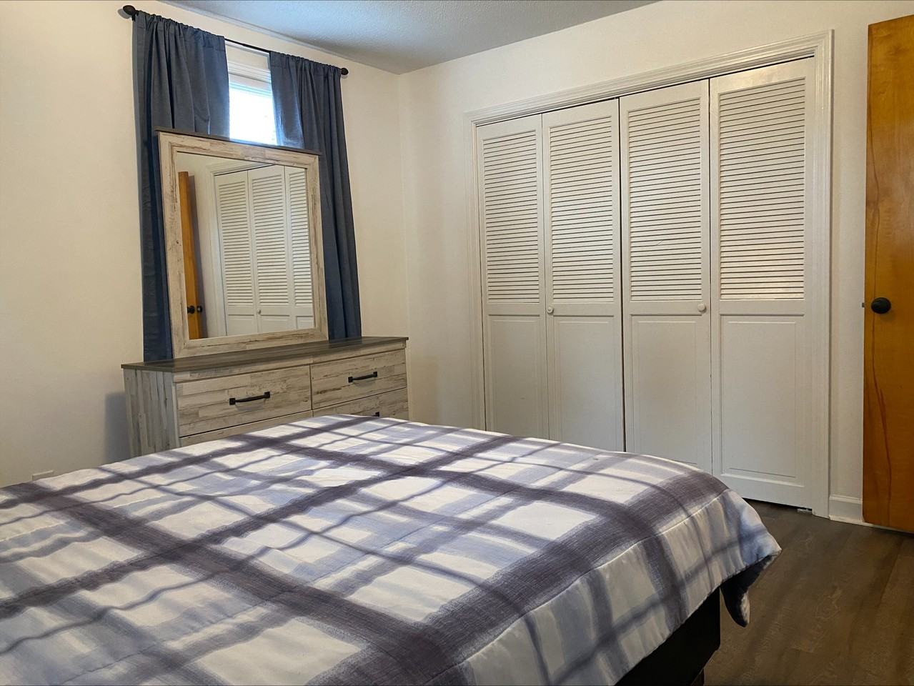 1207 1207 - Photo 4 of 14