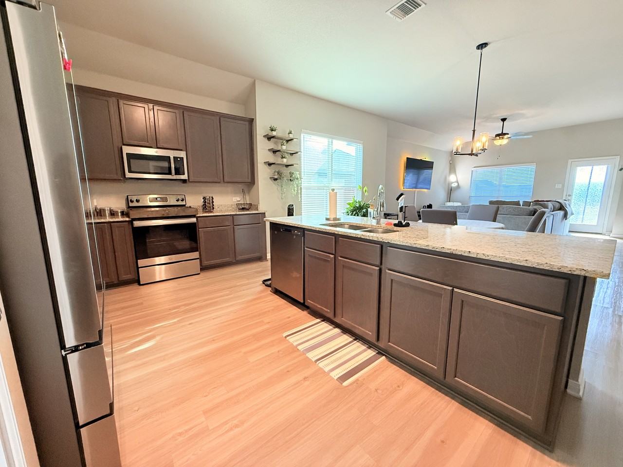 6103 Hercules Ave - Photo 6 of 12
