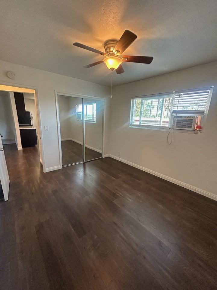 278 E Washington Blvd #1305-01 - Photo 5 of 9