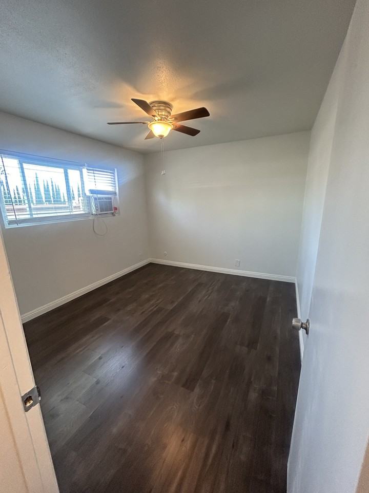 278 E Washington Blvd #1305-01 - Photo 6 of 9