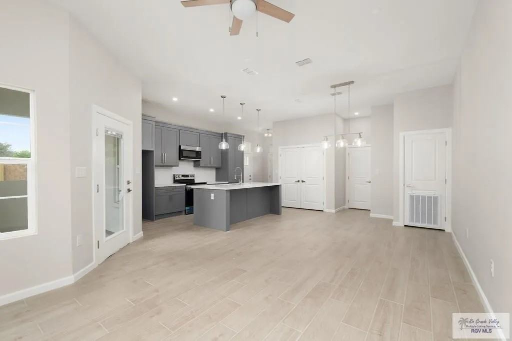 510 W Levee St #A - Photo 3 of 14