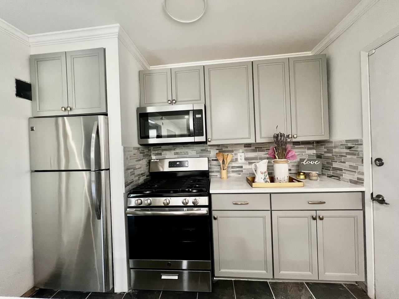 1346 Valley View Rd #NA - Photo 2 of 22