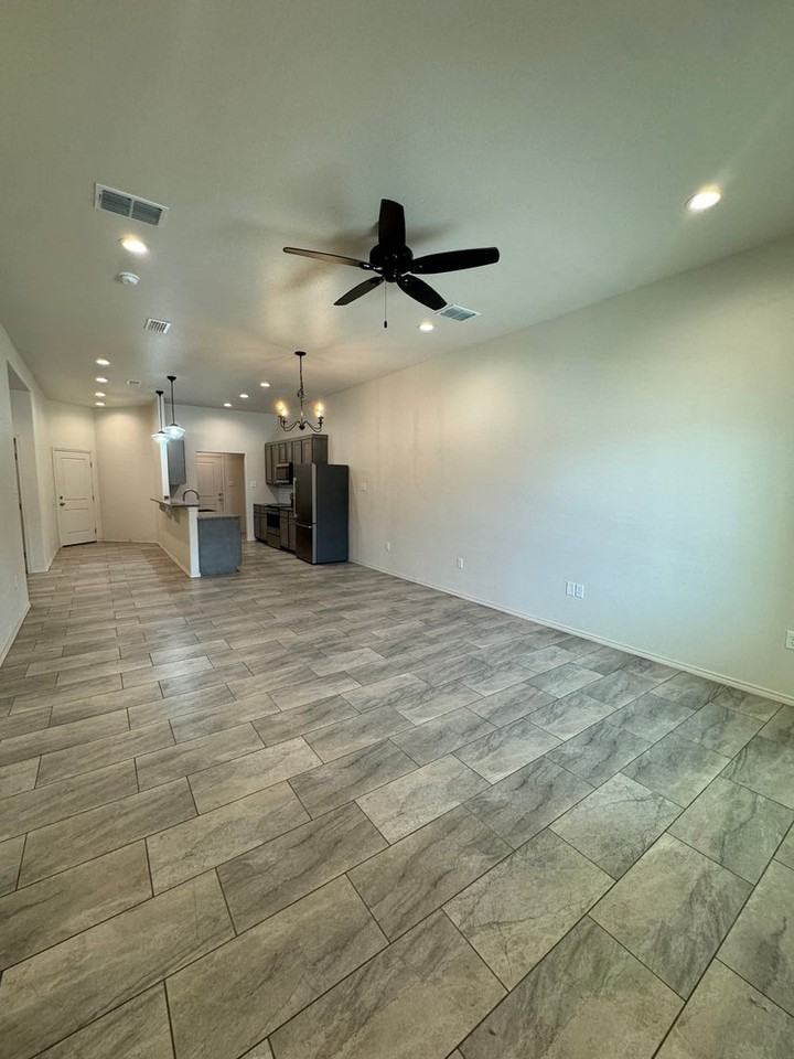 2626 136th St - Photo 7 of 26