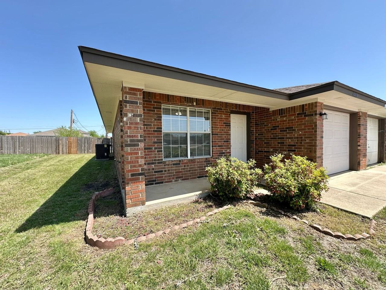 4410 Acorn Creek Trl - Photo 2 of 33