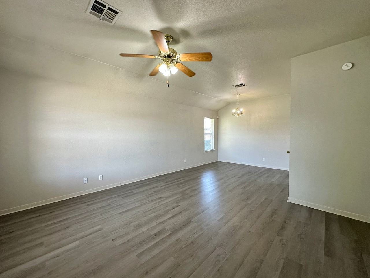 4410 Acorn Creek Trl - Photo 5 of 33