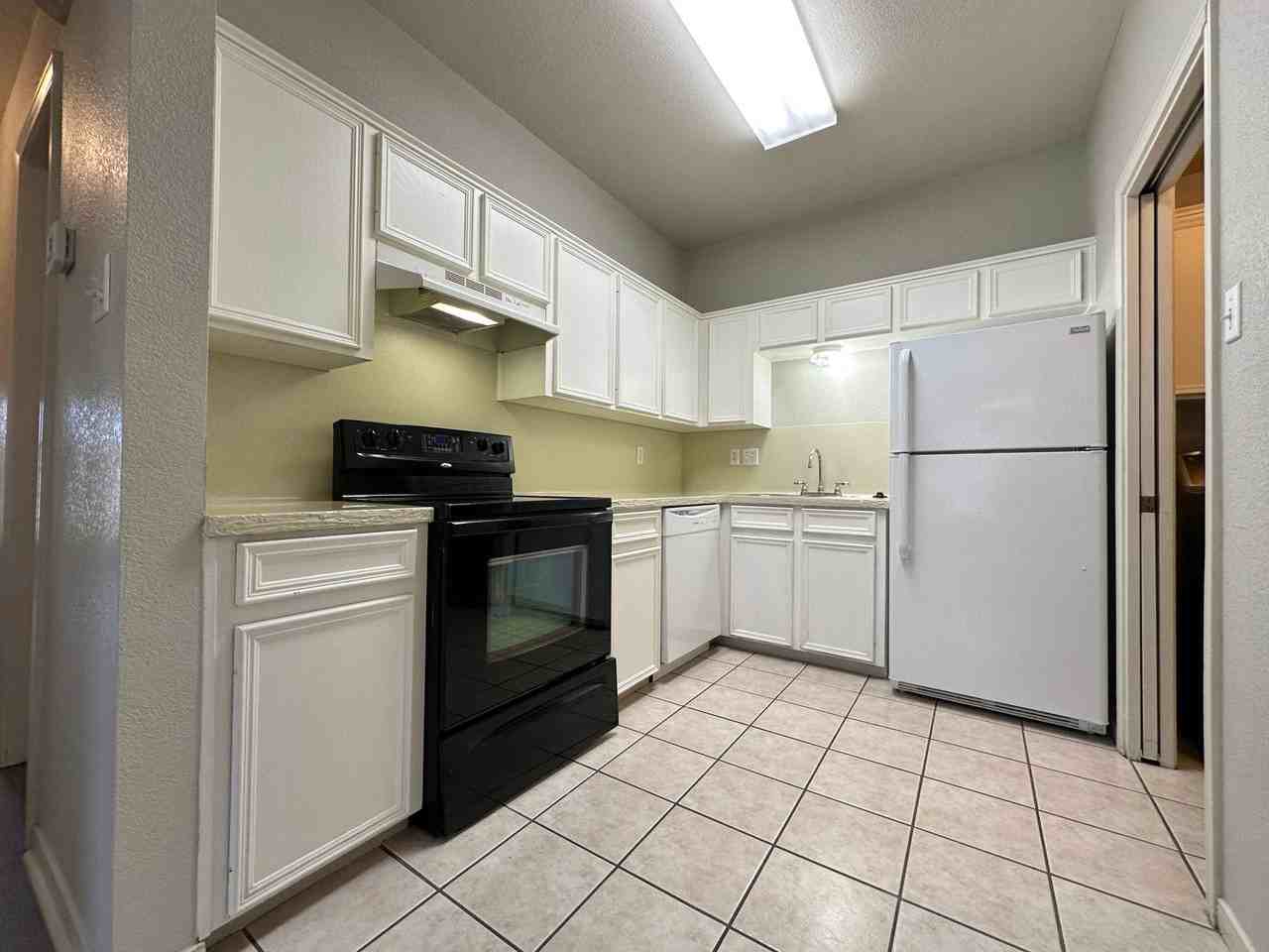 4410 Acorn Creek Trl - Photo 7 of 33