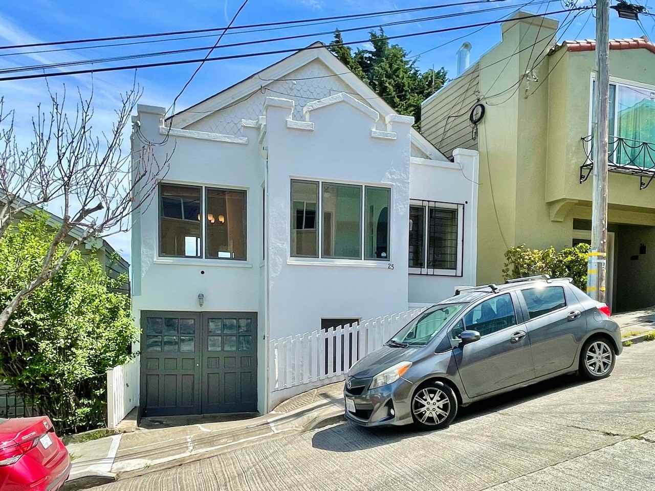 25 Bronte St - Photo 2 of 33
