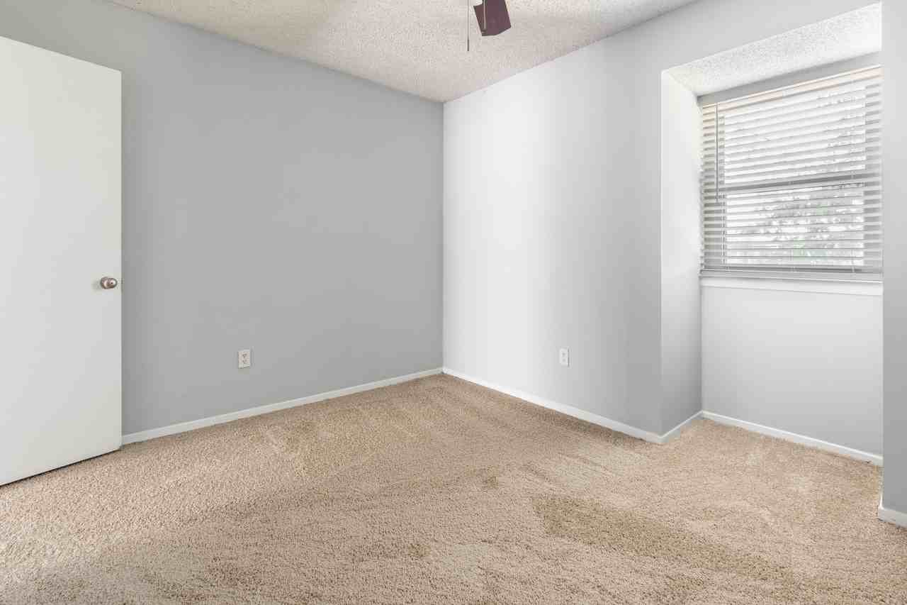 Hampton Court Apartments - Photo 7 of 47