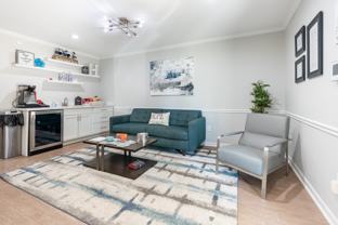 Hampton Court Apartments - Photo 1 of 1
