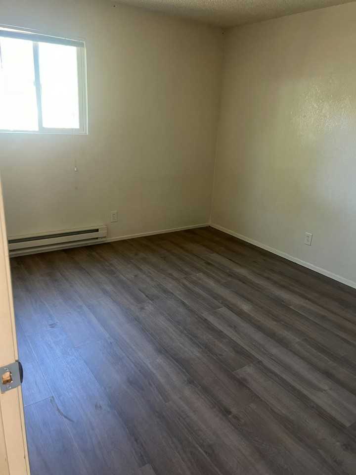 2649 Woodridge Ct #4 - Photo 2 of 10