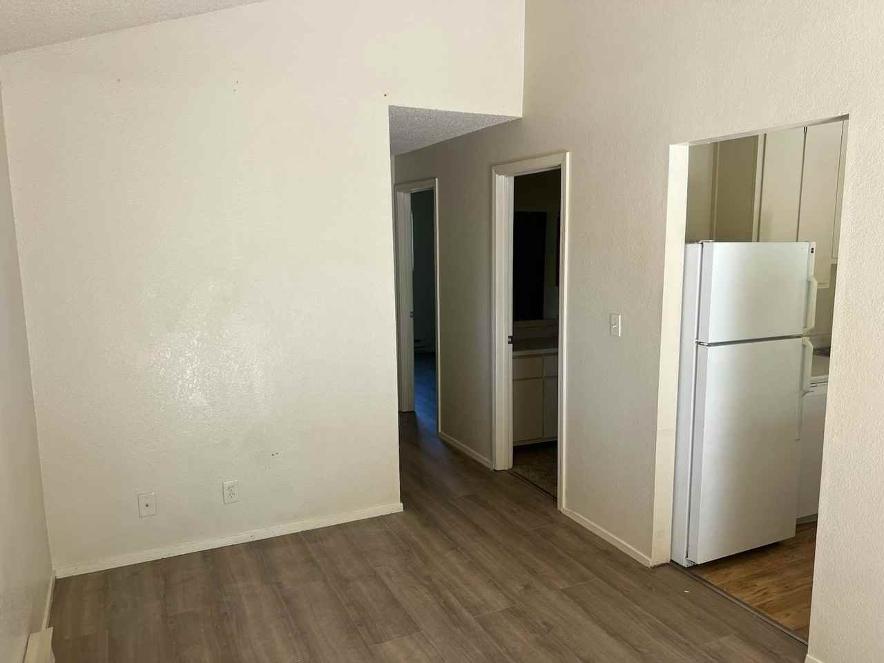 2649 Woodridge Ct #4 - Photo 3 of 10