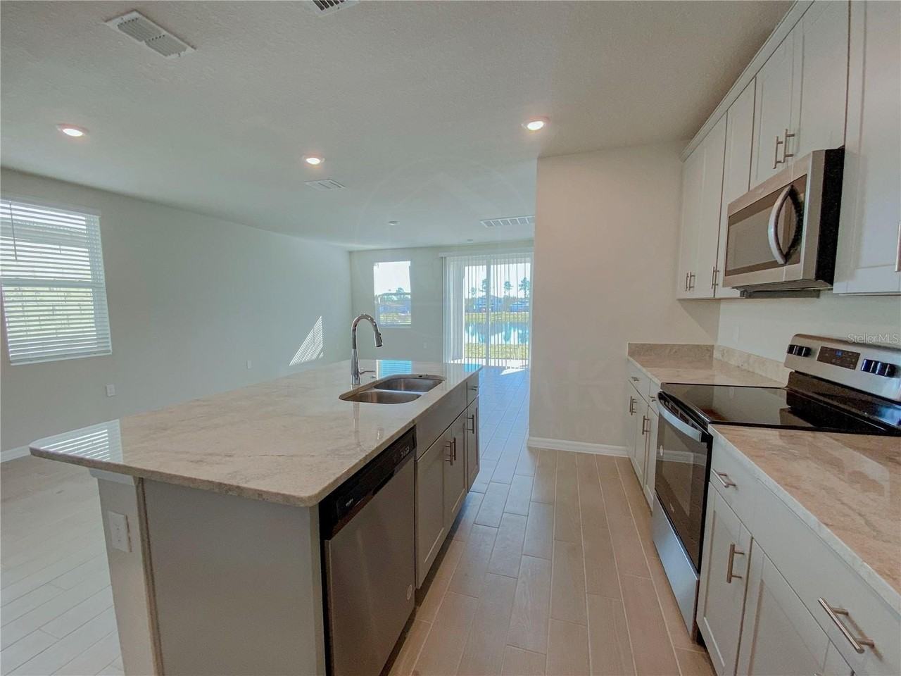 902 Rivers Crossing St - Photo 4 of 26