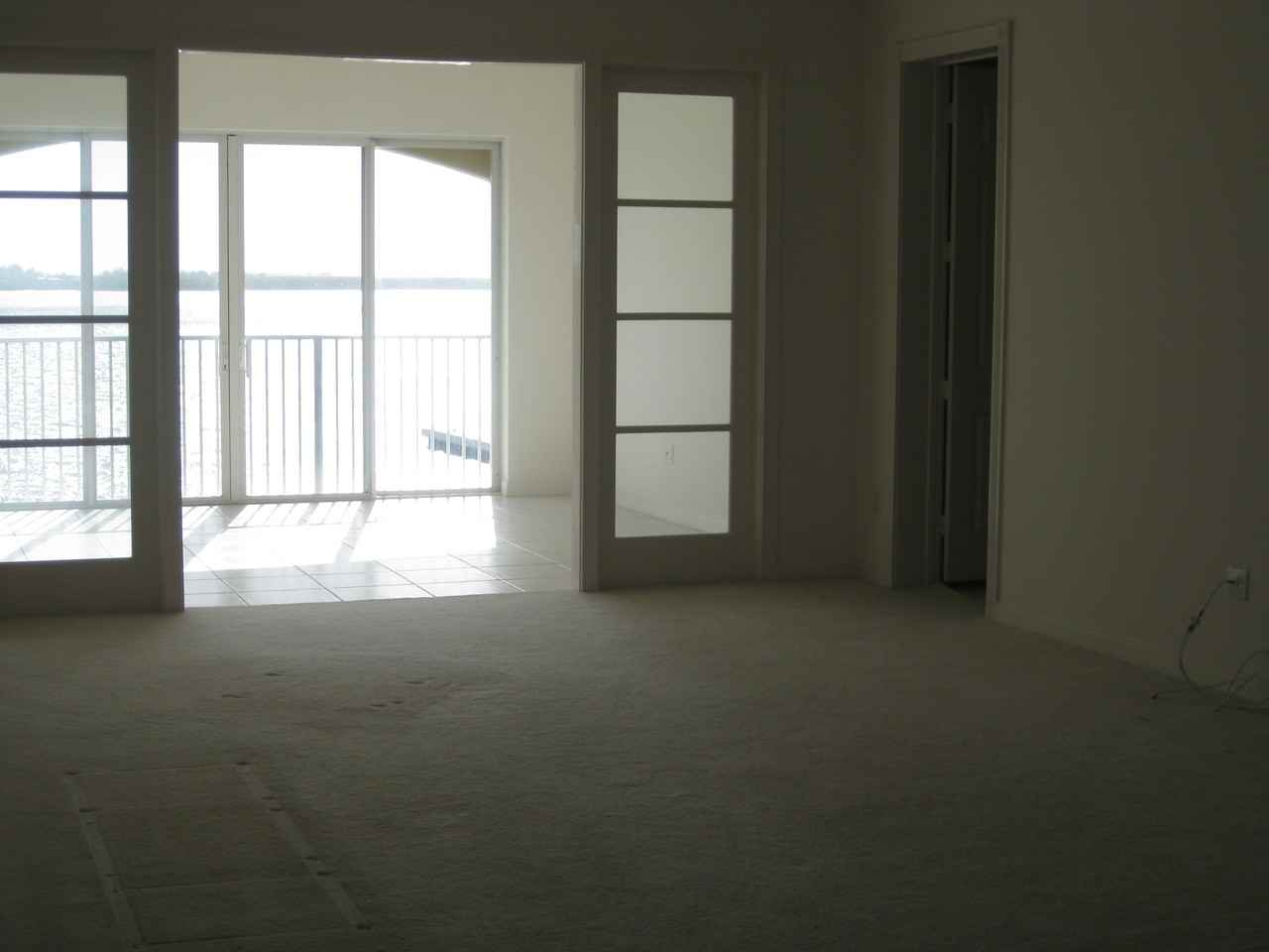 4 Harbour Isle Dr W - Photo 3 of 20