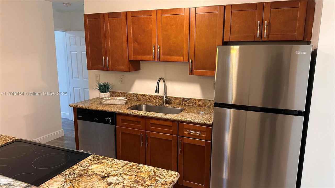 4601 Sw 93rd Ct - Photo 3 of 8