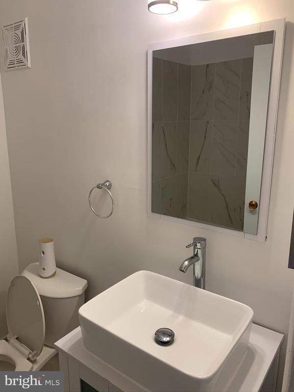 806 Henri Ct - Photo 2 of 16