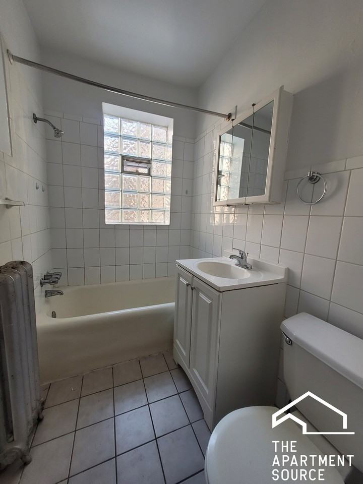 5028 N Springfield Ave #2E - Photo 5 of 8