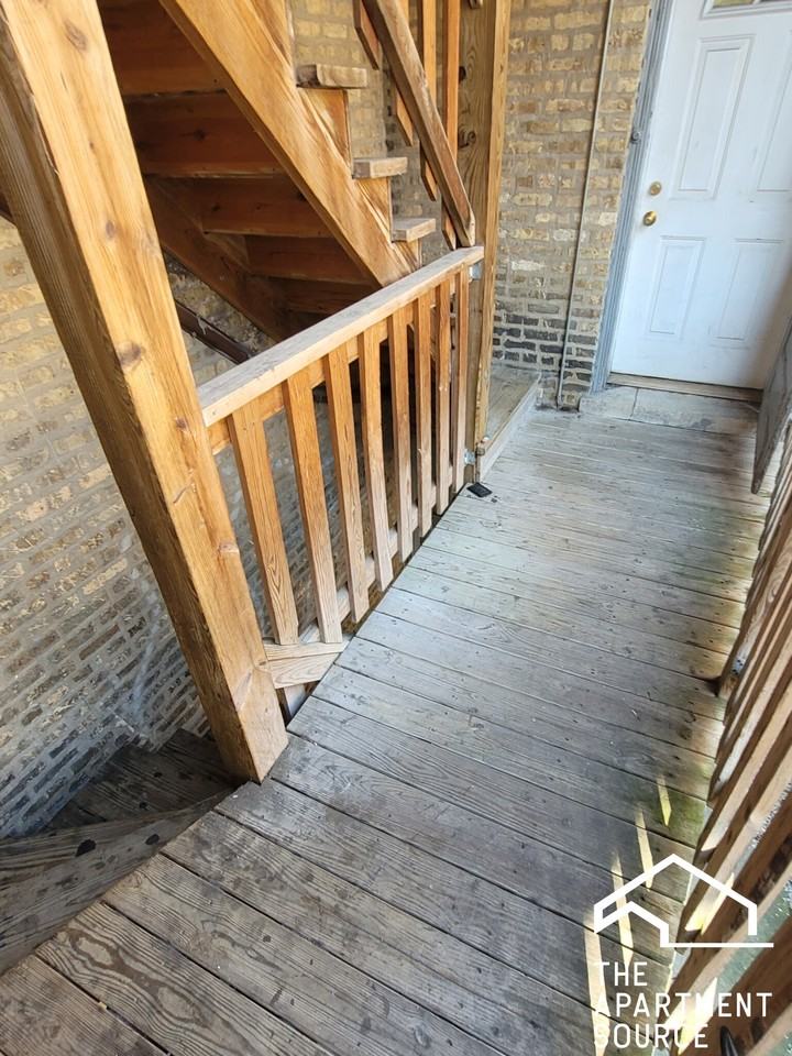 5028 N Springfield Ave #2E - Photo 6 of 8