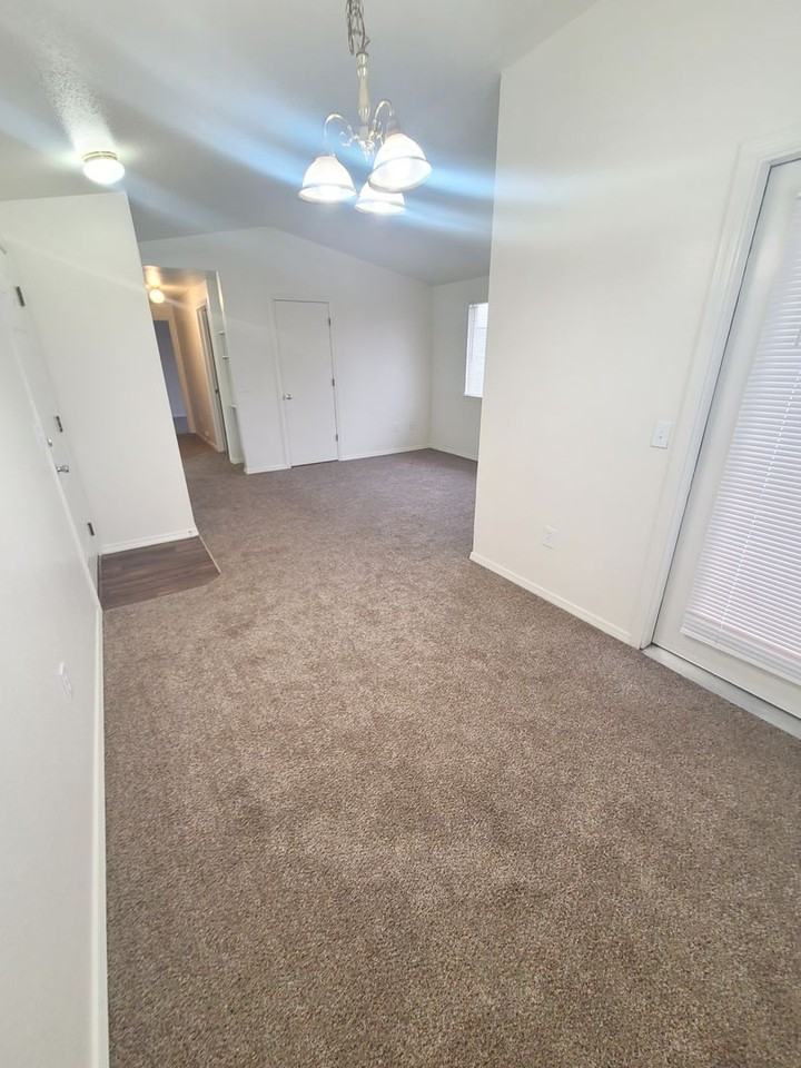 210 - Country Club - Photo 4 of 16