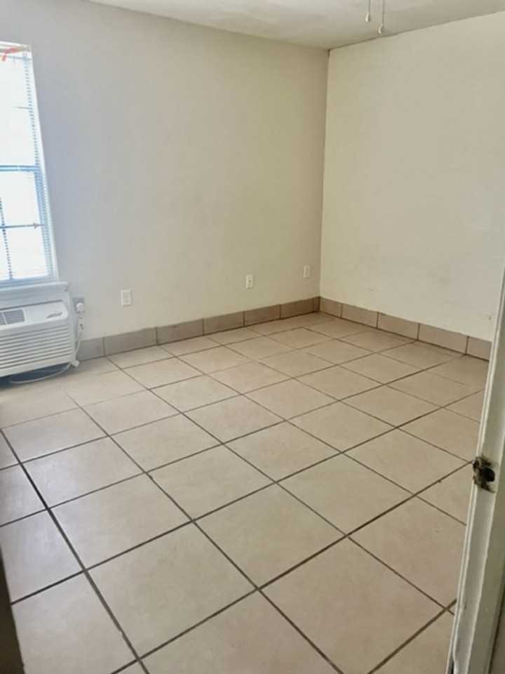 The Chateau Tigerland Apartments, LLC - Photo 4 of 22