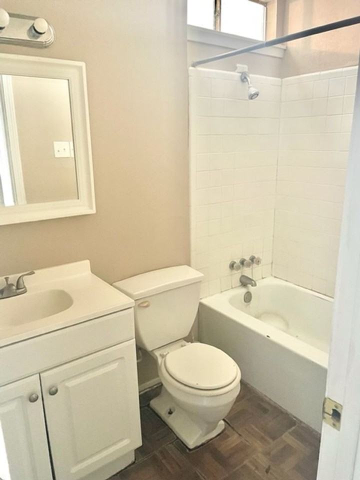 The Chateau Tigerland Apartments, LLC - Photo 5 of 22