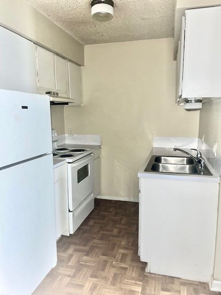 The Chateau Tigerland Apartments, LLC - Photo 6 of 22