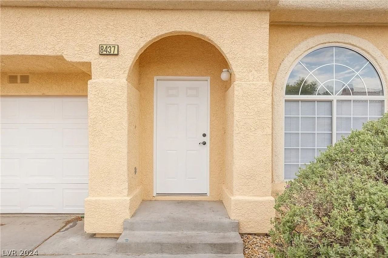 8437 Majestic View Ave - Photo 2 of 30