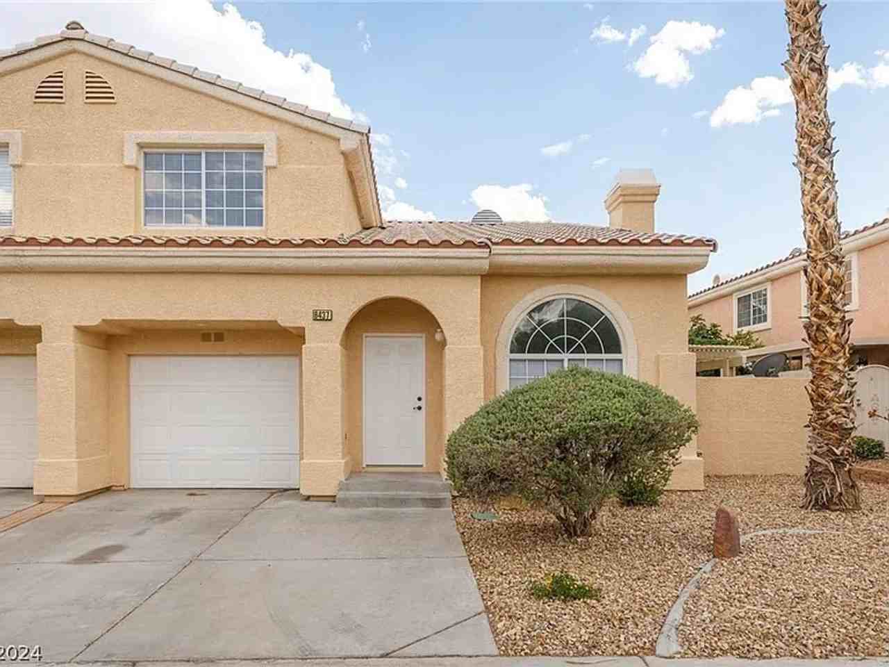 8437 Majestic View Ave - Photo 3 of 30