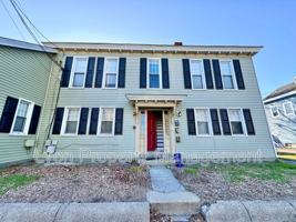 featured image of 1596 Lonsdale Ave #1