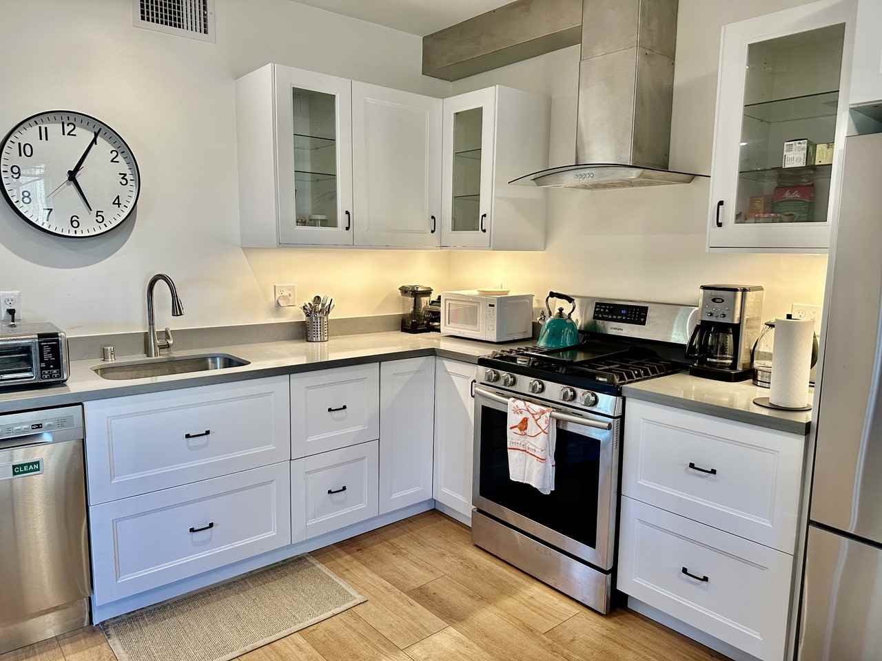 452 Arlington Ave #452 - Photo 2 of 11