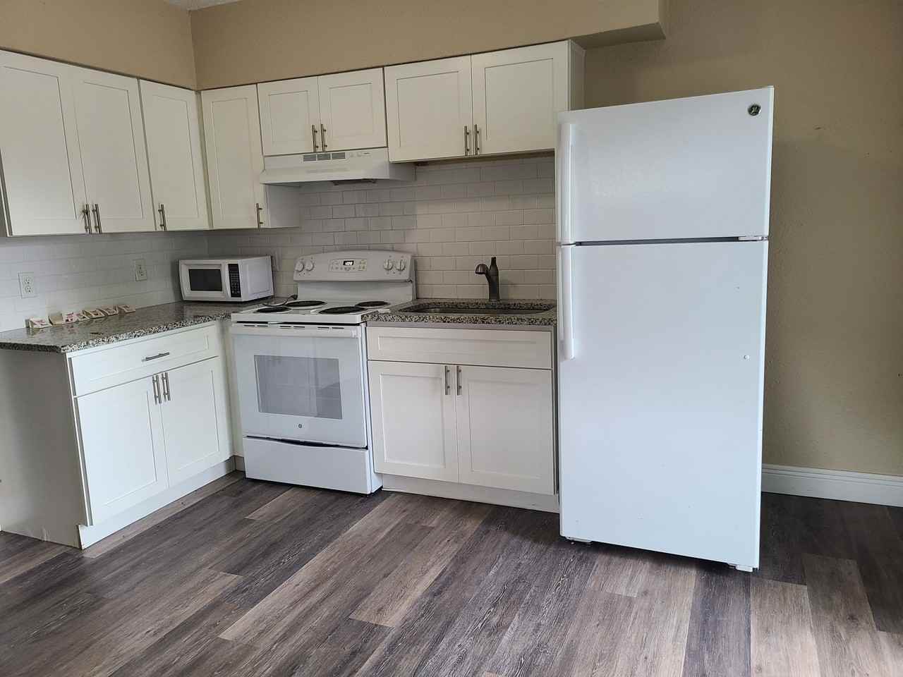 1825 E New York Ave - Photo 3 of 15