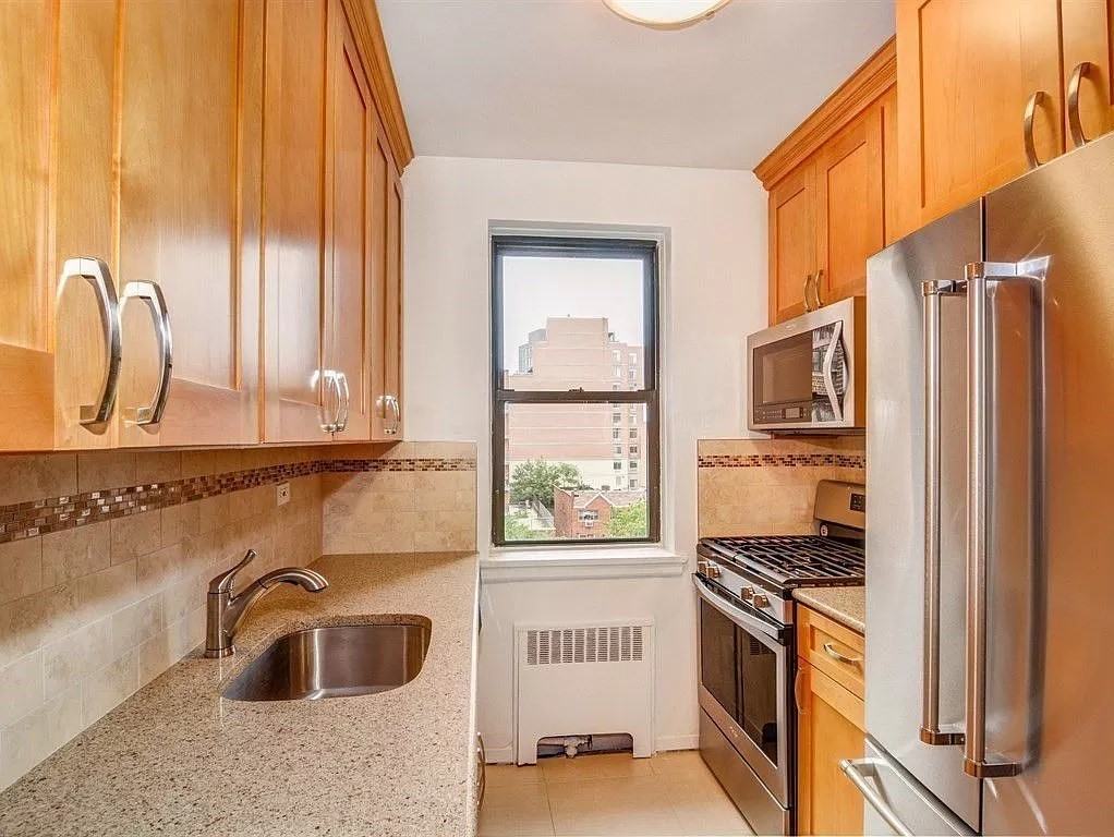 3635 Johnson Ave #5K