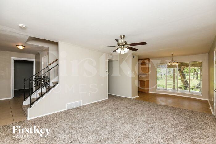 217 Rancho Dr - Photo 2 of 16