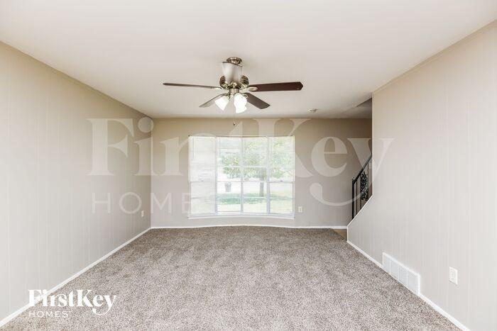 217 Rancho Dr - Photo 3 of 16