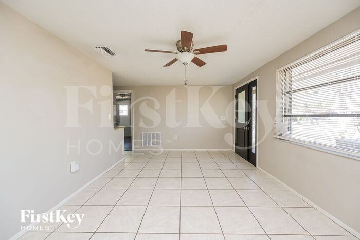 10905 Kingsbridge Rd - Photo 2 of 16