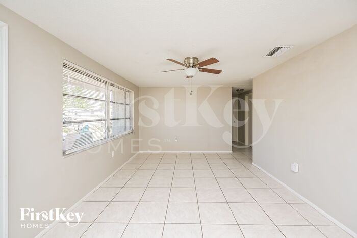 10905 Kingsbridge Rd - Photo 3 of 16