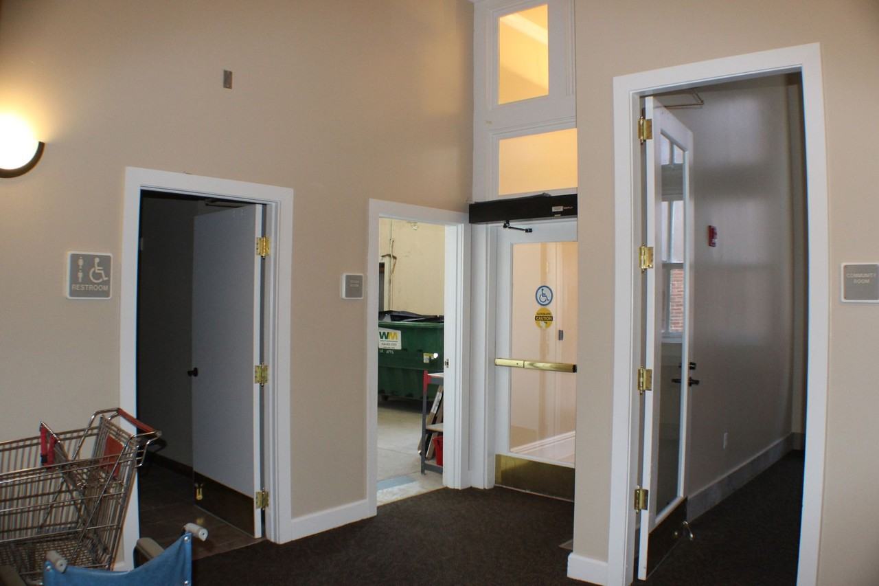 Berryhill Apartments - Photo 3 of 9