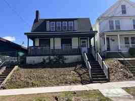 featured image of 305 Tompkins St