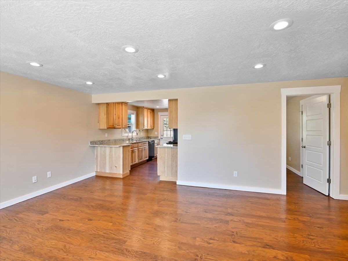 1245 Harrison Avenue - Photo 4 of 19