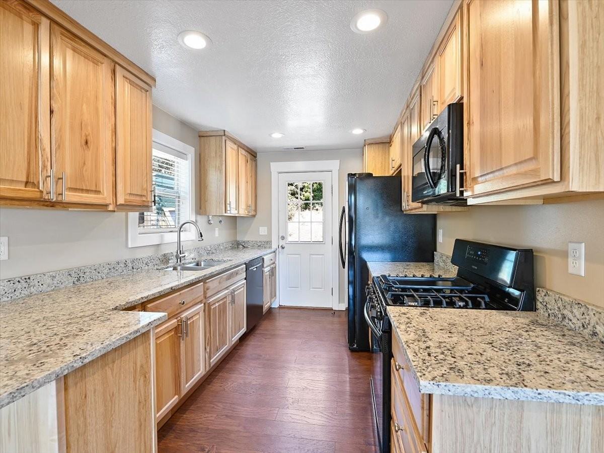 1245 Harrison Avenue - Photo 6 of 19
