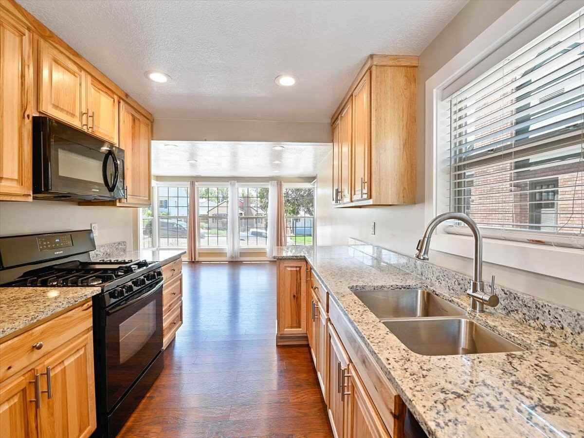 1245 Harrison Avenue - Photo 7 of 19