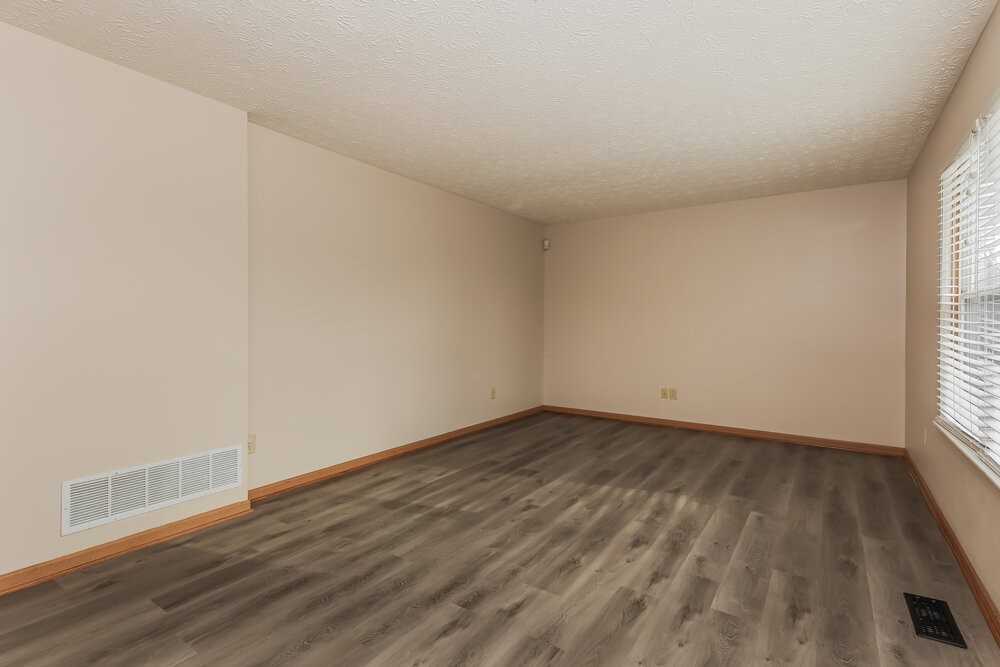 2775 Southfield Village Dr - Photo 5 of 18