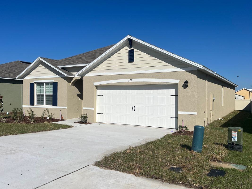 528 Boardwalk Ave - Photo 3 of 18