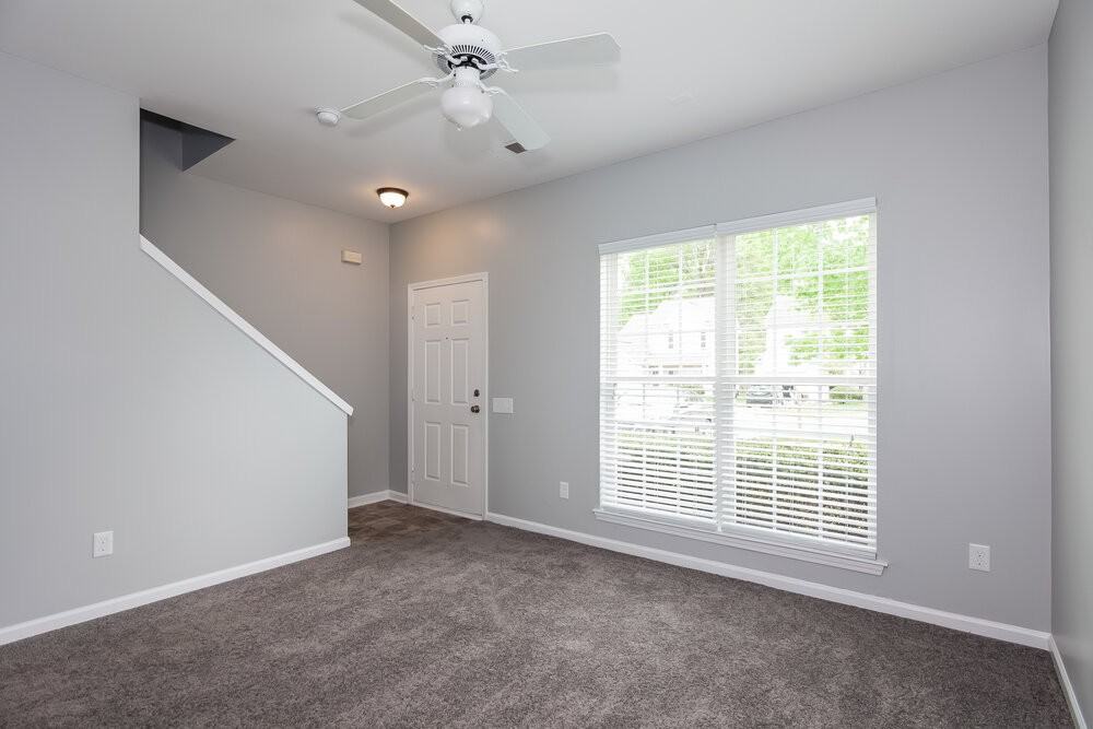 1518 Braveheart Ln - Photo 4 of 17