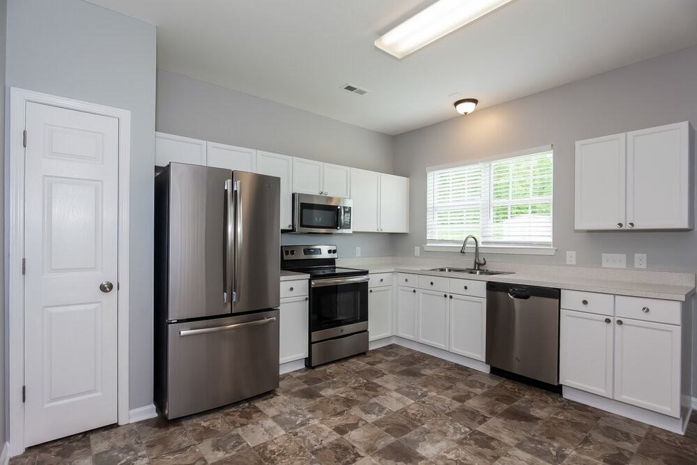 1518 Braveheart Ln - Photo 6 of 17