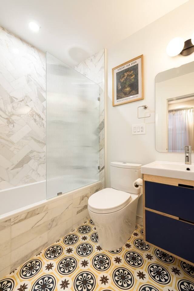 1510 Race Street - Photo 4 of 22